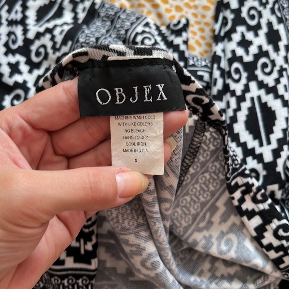 Patterned Shawl - Picture 4 of 4
